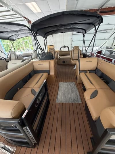 BOATZON | Bentley Pontoons Legacy Swingback 223 XLP3 2026 BOATZON | Bentley Pontoons Legacy Swingback 223 XLP3 2026