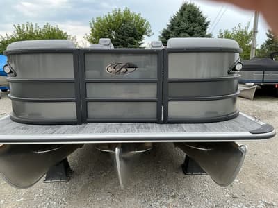 BOATZON | Bentley Pontoons Legacy Swingback 243 SPORT3 2027