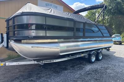 BOATZON | Bentley Pontoons Legecy 220 Swingback Dual Captain 2026 BOATZON | Bentley Pontoons Legecy 220 Swingback Dual Captain 2026