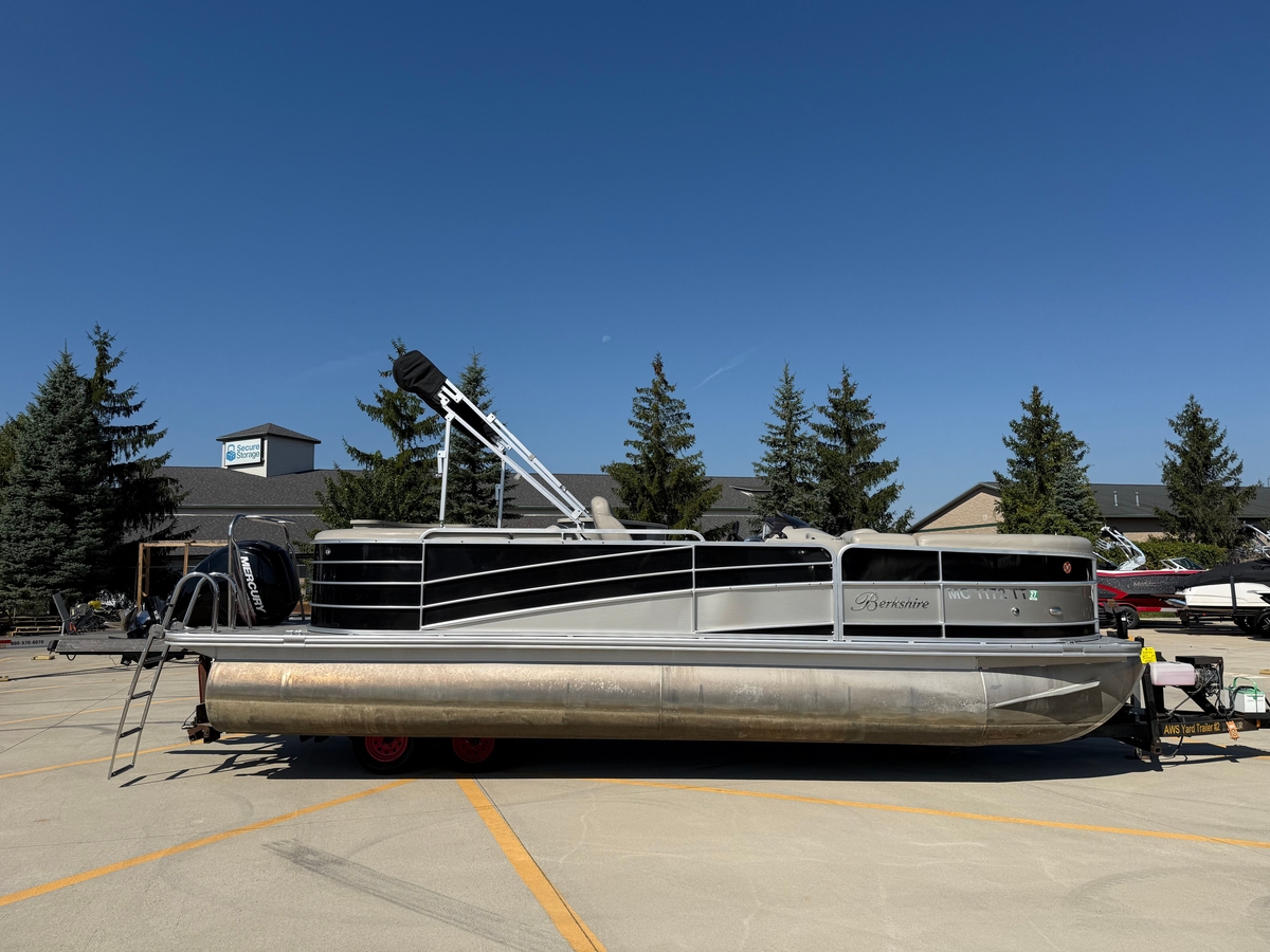 2015 Berkshire 230E - Sold Boat