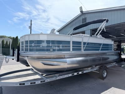 BOATZON | Berkshire Pontoons 20A LE 2027