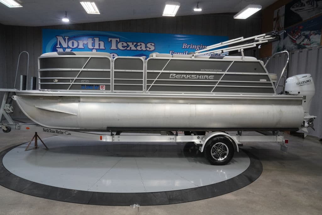 Berkshire Pontoons 20CL CTS 2022