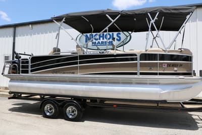 BOATZON | Berkshire Pontoons 23 RFC Sts Tritoon 2016
