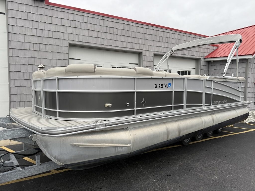 2018 Berkshire Pontoons 23CL 275 Tri Toon Mercury 150 motor - Sold Boat