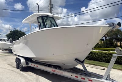 BOATZON | Bertram 28 CC 2023