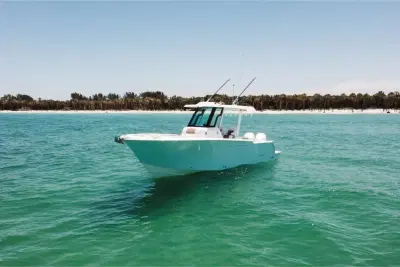 BOATZON | Bertram 28 CC 2024