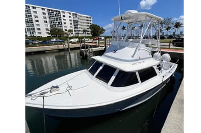BOATZON | Bertram 31 Flybridge Cruiser 1973