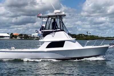BOATZON | Bertram 31 Flybridge Cruiser 1976