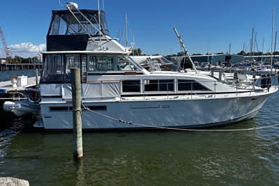 BOATZON | Bertram 42 Flybridge Motor Yacht 1975