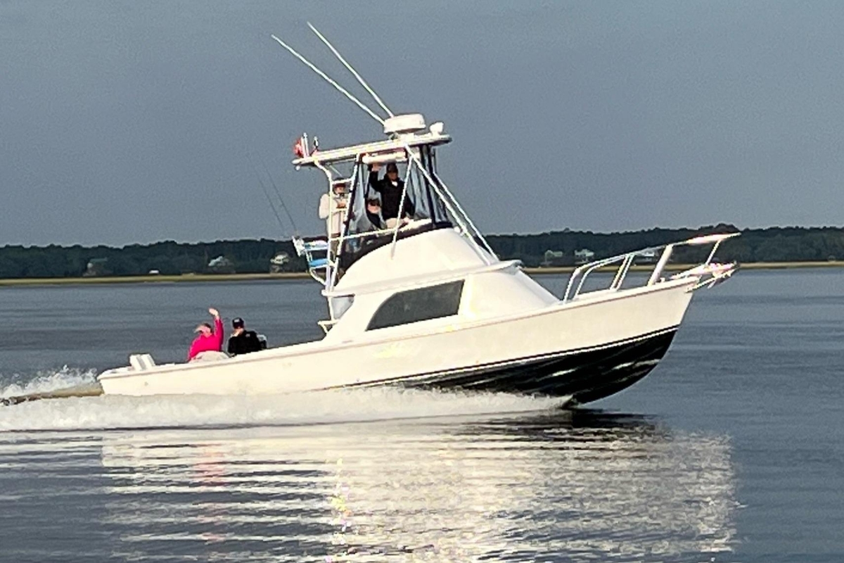 1976 Bertram Flybridge Cruiser - Sold Boat