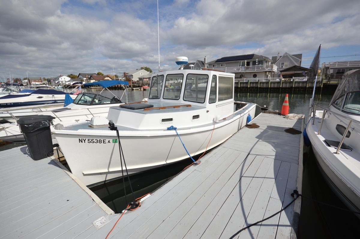 1983 BHM 25 EXPRESS - Sold Boat