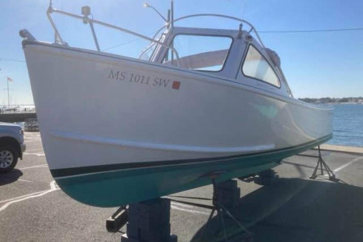 1984 BHM Custom 25 CC Launch - Sold Boat