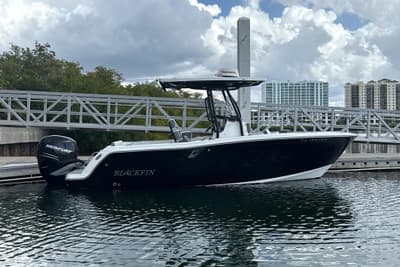 BOATZON | Blackfin 212 CC 2018