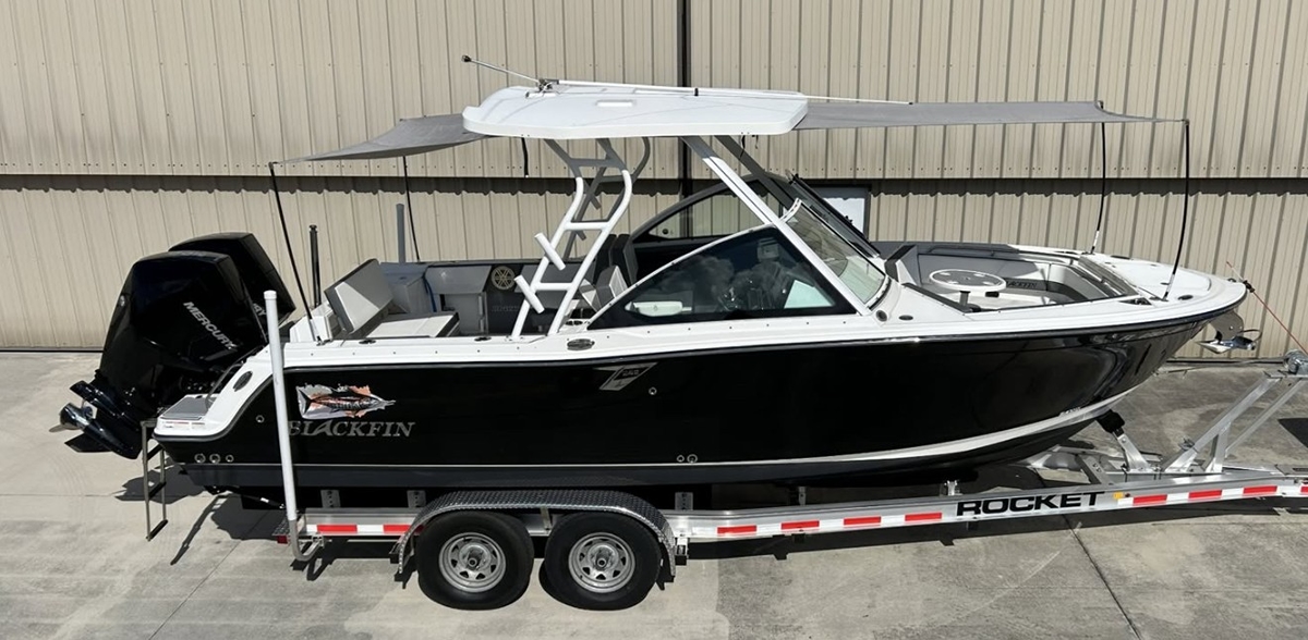 2020 Blackfin 242 DC - Sold Boat