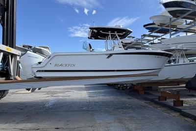 BOATZON | Blackfin 252 CC 2021