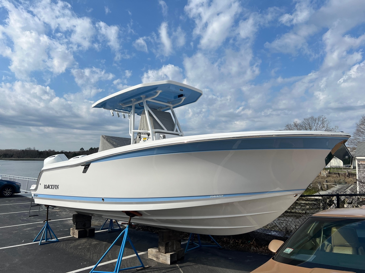 2024 Blackfin 252 CC - Sold Boat