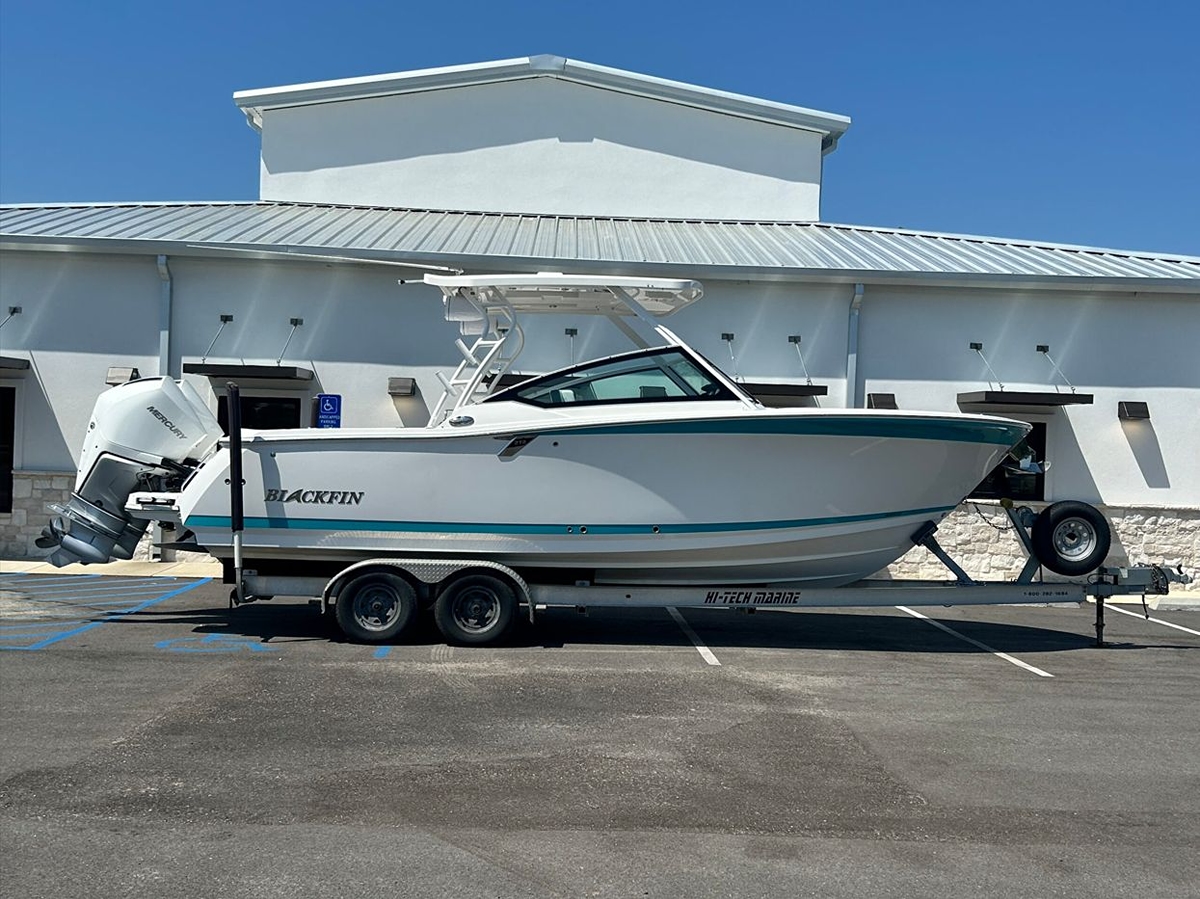 2019 Blackfin 272 DC - Sold Boat