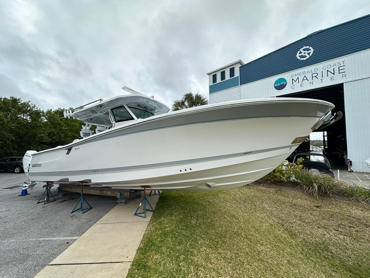 2024 Blackfin 400 CC - Sold Boat