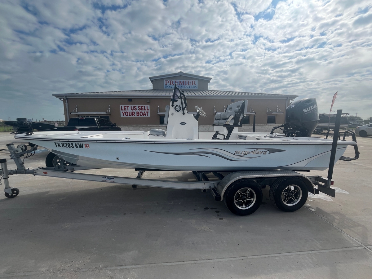 2022 Blue Wave 2200 STL - Sold Boat