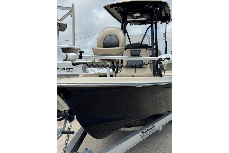 2019 Blue Wave 2400 PureBay - Sold Boat