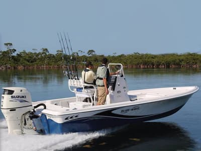 BOATZON | Blue Wave Boats 2200 Pure Bay 2017