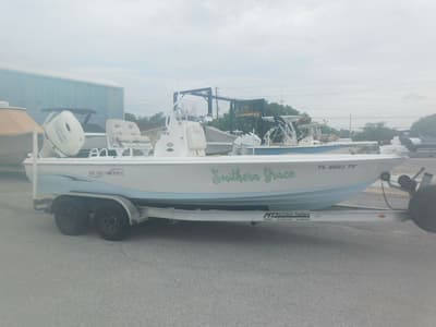 BOATZON | Blue Wave Boats 2200 Pure Bay 2021