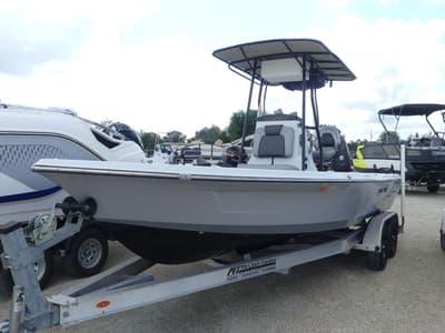 BOATZON | Blue Wave Boats 2300 Pure Bay 2021
