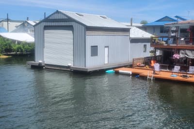 BOATZON | boat house 1973
