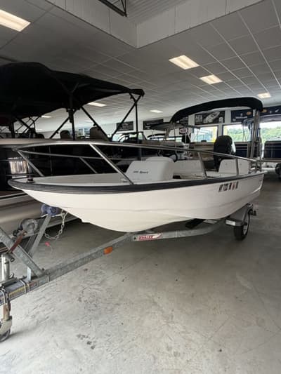BOATZON | Boston Whaler 130 Sport 2004