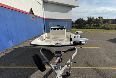 BOATZON | Boston Whaler 150 Montauk 2022