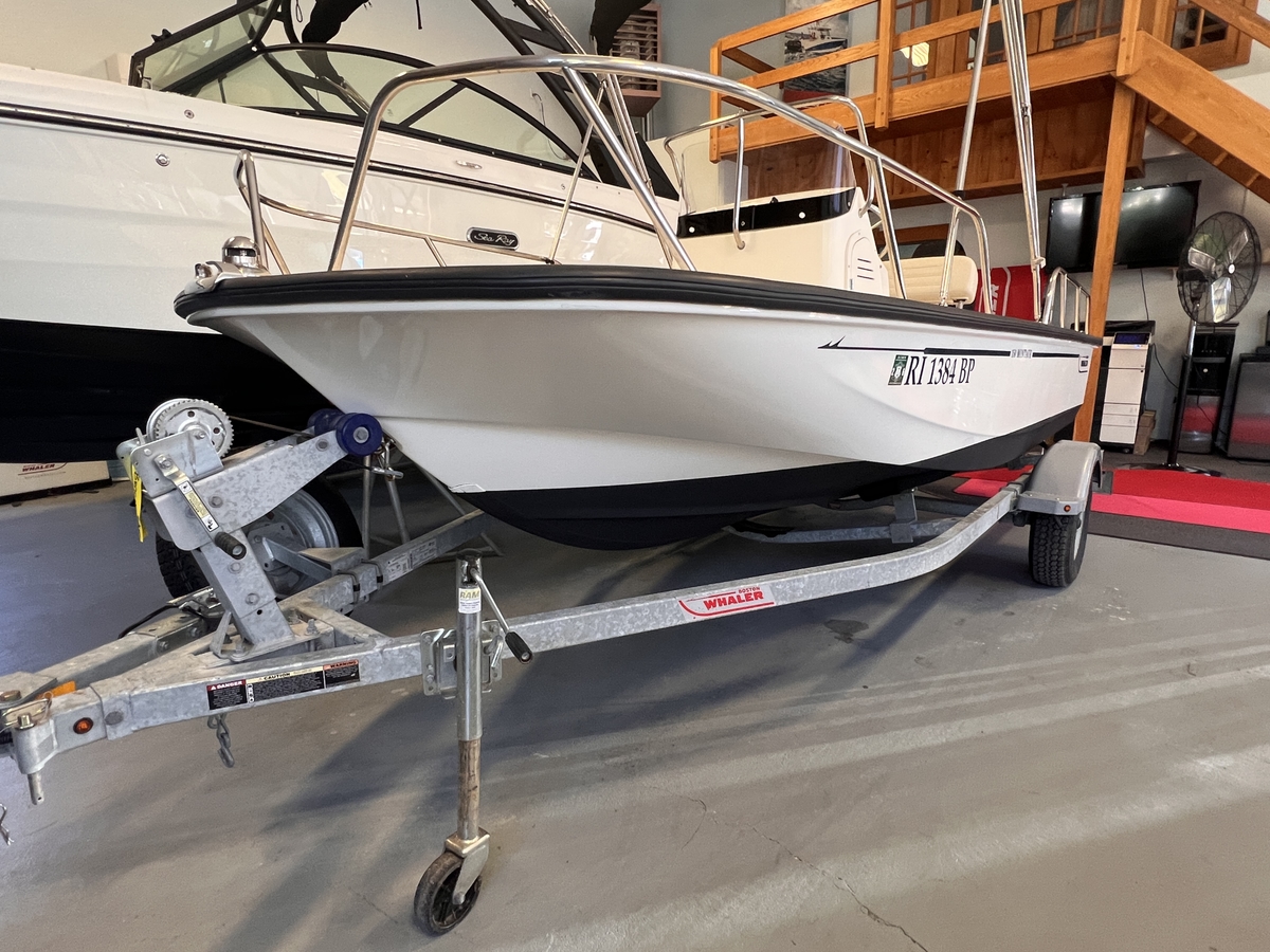 2023 Boston Whaler 150 MONTAUK - Sold Boat