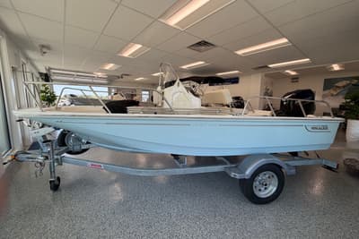 BOATZON | Boston Whaler 150 Montauk 2027