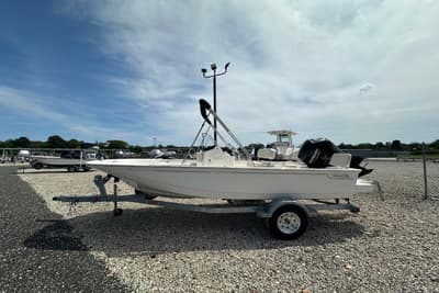BOATZON | Boston Whaler 170 Montauk 2027
