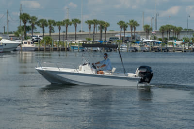 BOATZON | Boston Whaler 170 Montauk 2027