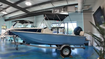 BOATZON | Boston Whaler 170 Montauk 2027