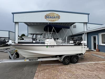 BOATZON | Boston Whaler 190 Montauk 2017