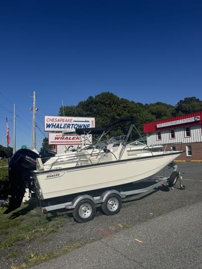 BOATZON | Boston Whaler 190 Montauk 2025
