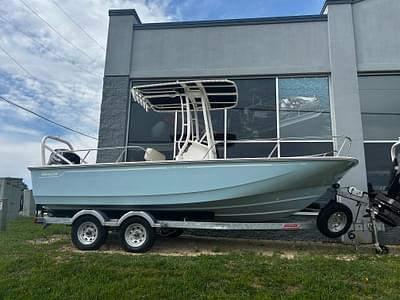 BOATZON | Boston Whaler 190 Montauk 2025