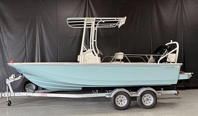 BOATZON | Boston Whaler 190 Montauk 2025