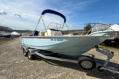 BOATZON | Boston Whaler 190 Montauk 2025