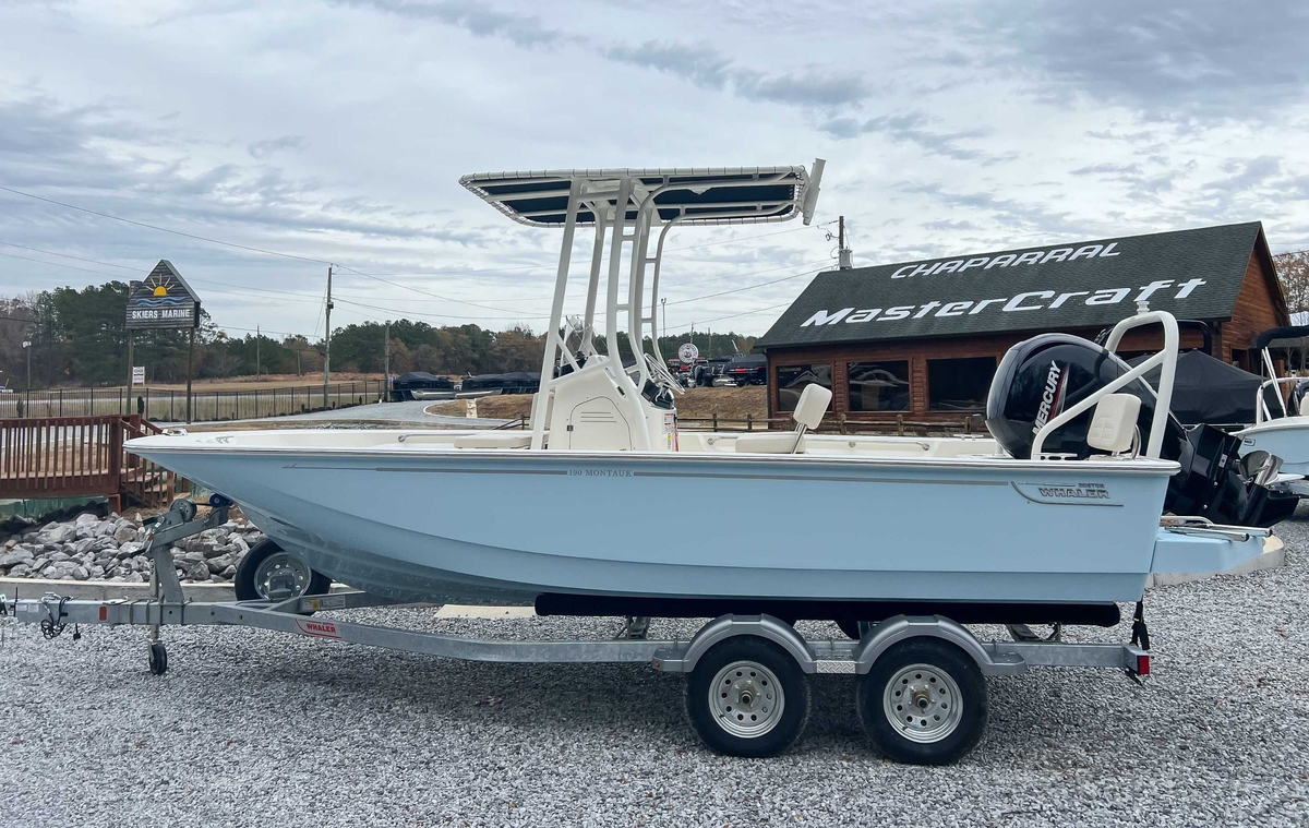 2025 Boston Whaler 190 Montauk - Sold Boat