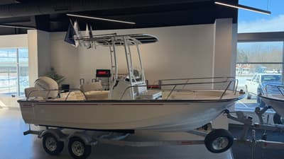 BOATZON | Boston Whaler 190 Montauk 2026