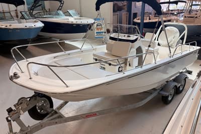 BOATZON | Boston Whaler 190 Montauk 2026