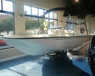 BOATZON | Boston Whaler 190 Montauk 2027