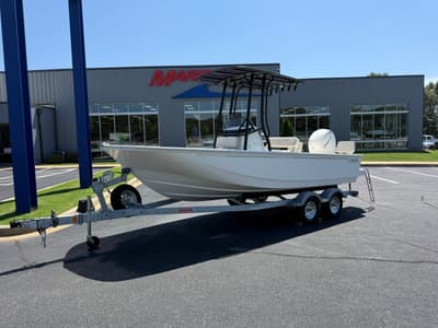 BOATZON | Boston Whaler 190 Montauk 2027