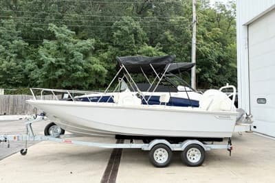 BOATZON | Boston Whaler 190 Montauk 2027