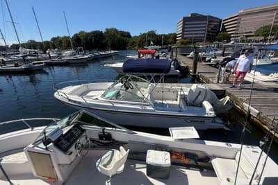 BOATZON | Boston Whaler 20 Ventura Bowrider 1999 BOATZON | Boston Whaler 20 Ventura Bowrider 1999