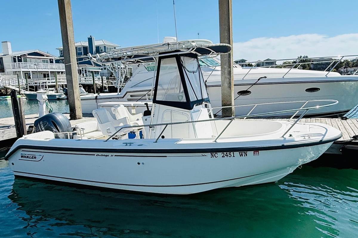 2000 Boston Whaler 21 Outrage - Sold Boat