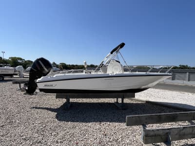 BOATZON | Boston Whaler 210 DAUNTLESS 2017