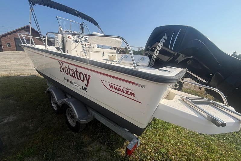 2012 Boston Whaler 210 Montauk - Sold Boat